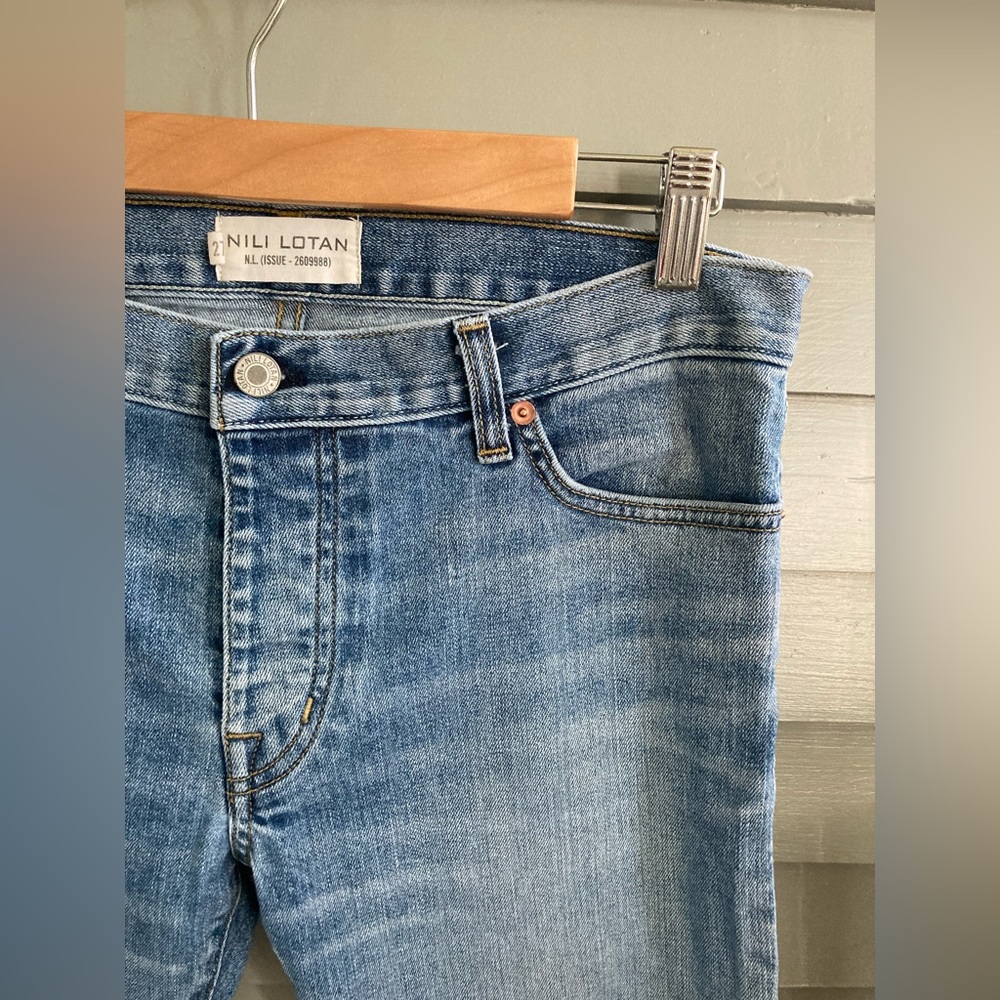 Nili Lotan jeans. Size 27. Mid rise, soft denim. Frayed hem.